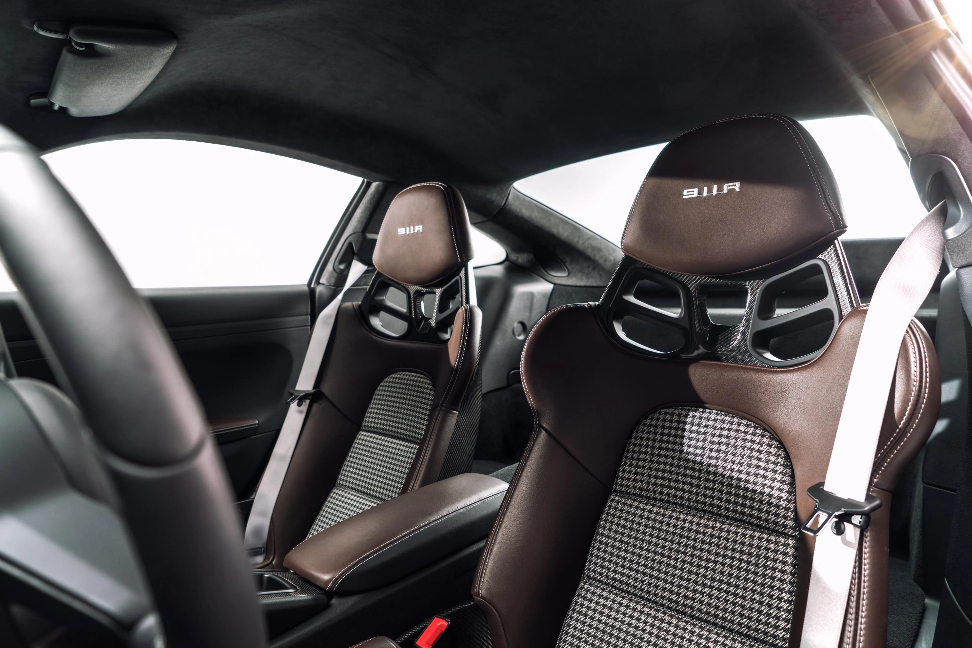 2016 Porsche 911 R - Interior