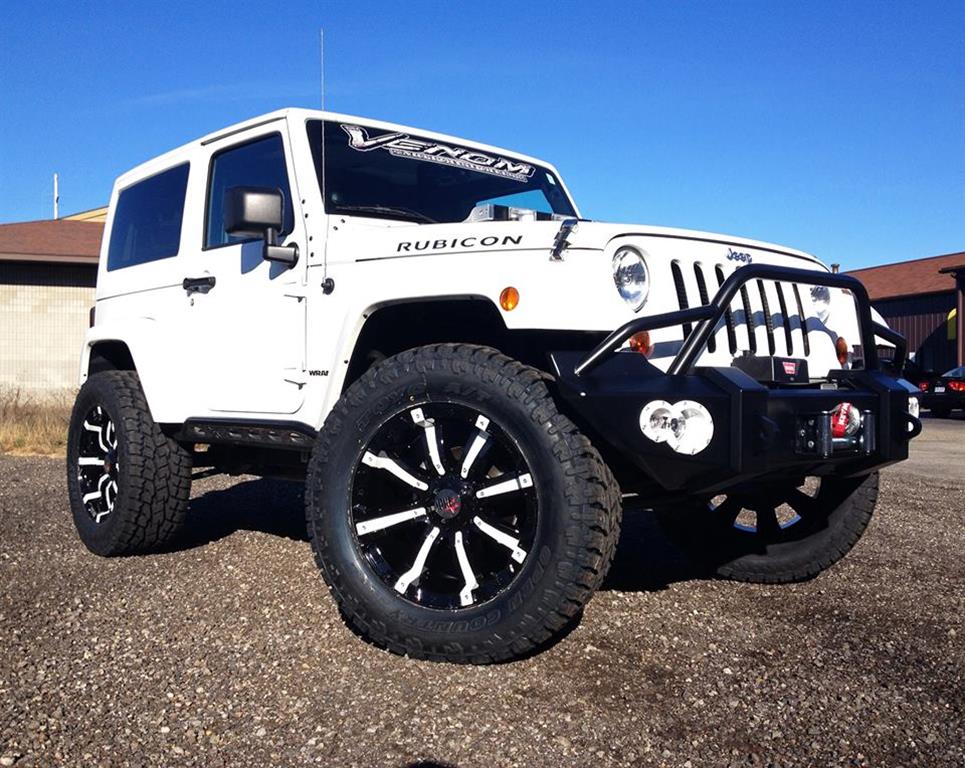 White Jeep Wrangler Rubicon
