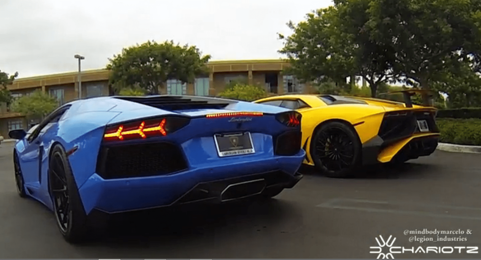Lamborghini Aventador SV vs Aventador
