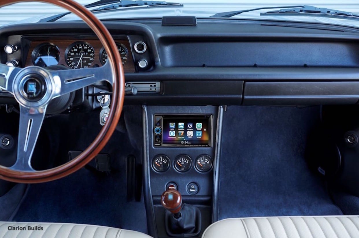 Clarion Builds BMW 2002